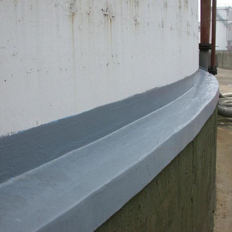 Storage tank base and chime edge after wrapping